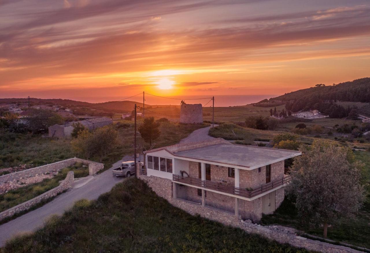 Villa Windmill Near Shipwreck Beach Volimes ภายนอก รูปภาพ